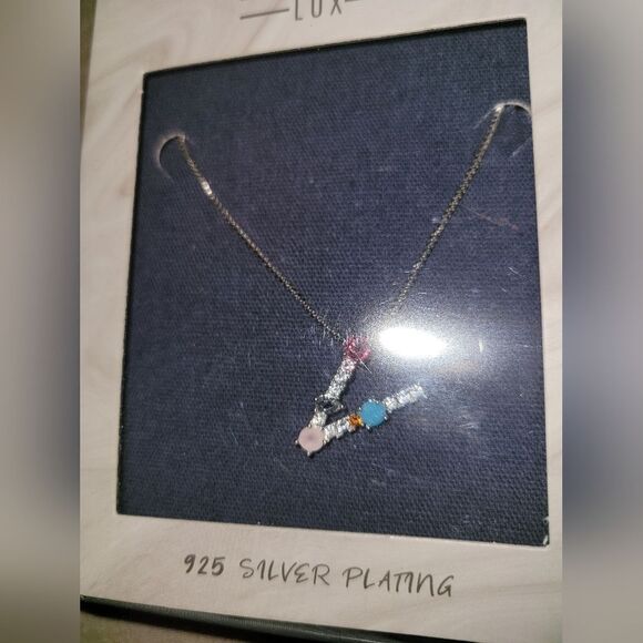 925 silver plating stone and diamond V necklace - Picture 4 of 4